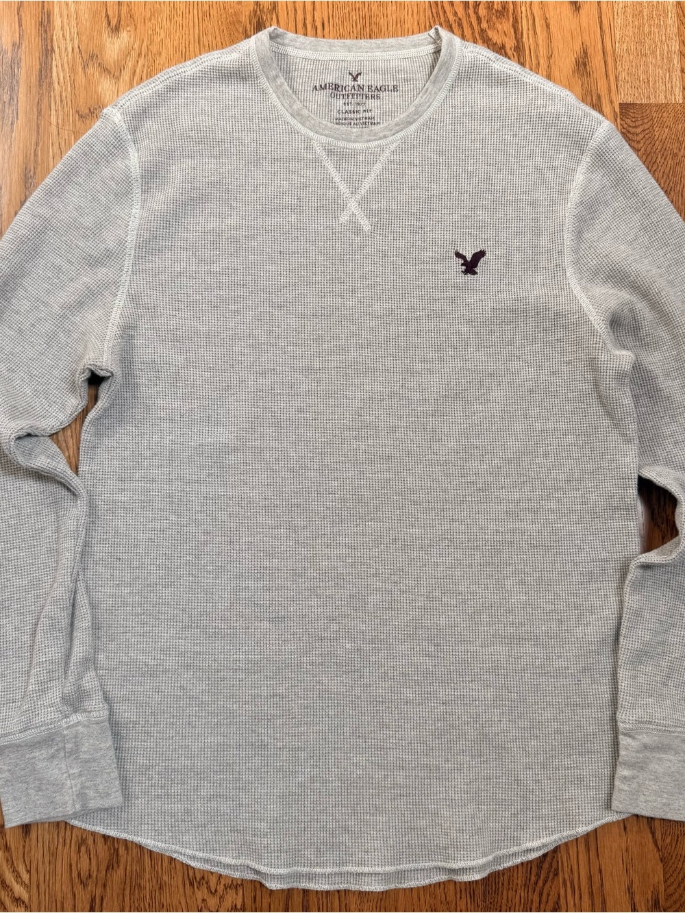 Large American Eagle Outfitters Men’s Light Gray waffle Crewneck